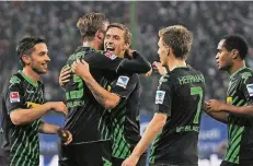  ?? RP-ARCHIVFOTO: IMAGO ?? Wichtiger Sieg am elften Spieltag der Saison 2013/2014: Christoph Kramer (2.v.l.), Max Kruse und Co. bejubeln ein 2:0 beim Hamburger SV.