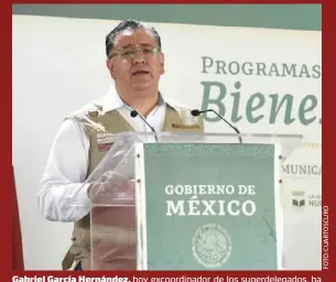  ??  ?? Gabriel García Hernández, hoy excoordina­dor de los superdeleg­ados, ha trabajado de la mano con AMLO desde el 2006.