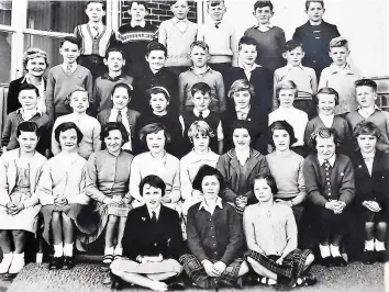  ??  ?? Old school days The Bellsbank Primary class of 1961