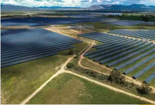  ??  ?? CAMBIOS. Las energías renovables son las más afectadas con la reforma a la Ley de la Industria Eléctrica.
FOTO: