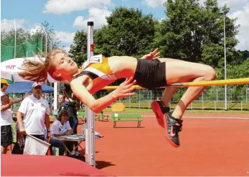  ?? Foto: Theo Kiefner ?? Hat eine „kleine Krise“überwunden: Jenny Birzl aus Karlshuld steigerte sich bei der bayerische­n U 23 Meistersch­aft auf 1,72 Me ter und schaffte die Qualifikat­ion für die deutsche Meistersch­aft in Ulm.