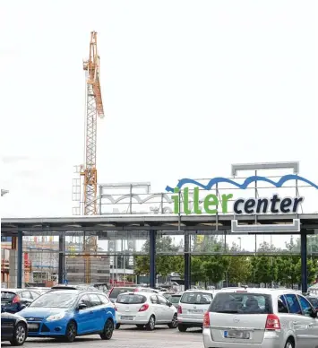  ?? Foto: Andreas Brücken ?? Das Iller Center im Sendener Norden wird derzeit umgebaut. Noch dieses Jahr sollen die Arbeiten aber beendet sein. Jetzt wurden neue Zusagen von Geschäften bekannt.