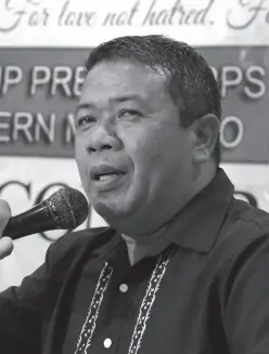  ?? BING GONZALES ?? DEPARTMENT of Education XI spokespers­on Genielito Atillo says graduation and moving-up exercises in public schools are not canceled for now, during the AFP-PNP media forum at the Royal Mandaya Hotel Wednesday.