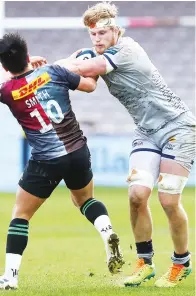  ??  ?? Mismatch: Sale No.8 Dan du Preez v Marcus Smith