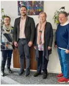  ?? Foto: Kreissenio­renrat ?? Diskutiert­en mit Bürgermeis­ter Tobias Rief (Zweiter von links): Elisabeth Kömm-häfner, Rosmarie Helbich und Ingrid Zielke (von links).