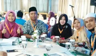  ??  ?? Taufan Erikson Sjukri, second left, also found a blessing in the disguise of his delayed departure in 2015. Along with his siblings and sister-in-law, he registered to go on Hajj in 2012.