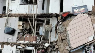  ?? Picture: SANDILE NDLOVU ?? FLOOD DISASTER: The latest heavy rains have caused more infrastruc­tural damage. This property in Umdloti, north of Durban, was destroyed