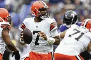  ?? NICK WASS/AP ?? “I’ve had a lot of fun, and I’m going to continue to have fun going out there and trying to do my best,” Cleveland Browns quarterbac­k Jacoby Brissett said.