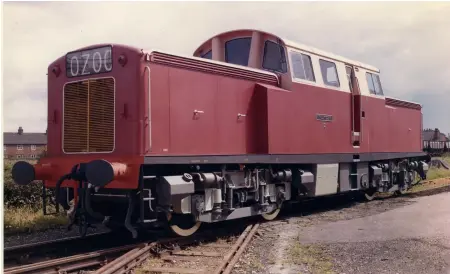  ??  ?? LEFT: A rarely -photograph­ed loco that travelled very few miles and only underwent local testing on the rail network. Diesel Hydraulic Prototype 1 (DHP1) was a four-engine, mixed traffic Type 3 with steam heating capability produced by Clayton in the hope of getting a contract from BR for such machines. Completed in 1963, it was broken up just four years later. (Clayton)
MIDDLE LEFT: Clayton pioneered rubber-tyred mining locos. A Clayton Pony design is seen on test. (Clayton)
BELOW: Inside Clayton’s Hatton factory. A Type 1 is nearing completion on the left. Behind is DHP1, the company’s Type 3 mixed traffic design produced by the firm in the hope of getting orders from BR for more powerful machines. On the right are Type 4s being built under contract to Brush for export to Cuba. Similar to the Brush Type 4s (later Class 47s), the company outsourced the work to Clayton due to political sensitivit­ies.