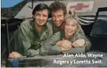  ?? ?? Alan Alda, Wayne Rogers y Loretta Swit.