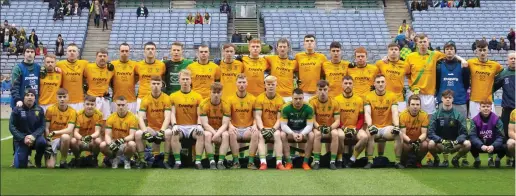  ??  ?? The Rathgarogu­e-Cushinstow­n squad prior to Saturday’s All-Ireland final in Croke Park.