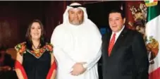  ??  ?? Ambassador of Mexico to Kuwait Miguel Angel Isidro welcomes Kuwait Times Editor-in-Chief Abd Al-Rahman Al-Alyan.