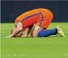  ?? Foto: dpa ?? Es ist zum Verzweifel­n: So sehr sich Arjen Robben auch mühte, die Niederland­e ver passen wieder einmal die WM Teilnahme.