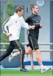  ??  ?? Bale, corriendo con Dupont.