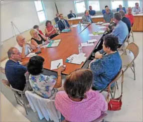  ?? CHRIS BARBER — DIGITAL FIRST MEDIA ?? State Sen. Andy Dinniman joins environmen­tal officlas and members of communitie­s invaded by bugs at a roundtable discussion on Thursday.