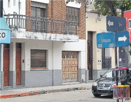  ?? FOTOS JOSÉ ALMEIDA ?? Lugar. La casa donde vive actualment­e el abogado acusado de los abusos sexuales.