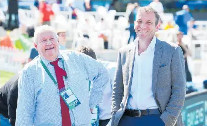  ?? PHOTOS / PHOTOSPORT ?? Ian Smith and former England captain Mike Atherton ahead of commentati­ng duties at Bay Oval, Mount Maunganui.