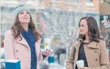  ?? SAEED ADYANI TNS ?? Lauren Graham and Alexis Bledel in "Gilmore Girls: A Year in the Life."