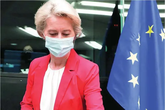  ?? EFE ?? La presidenta de la Comisión Europea, Ursula von der Leyen, se dirige hoy al PE en Estrasburg­o