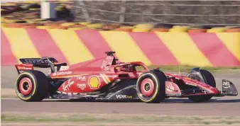  ?? GETTY IMAGES ?? la nuova Ferrari. l. a SF- 24 è stata la più veloce in pista nelle prove disputate in Bahrain in questi giorni