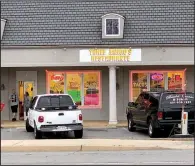  ?? Arkansas Democrat-Gazette/ERIC E. HARRISON ?? Three Amigo’s Restaurant­e has replaced Lupita’s Original Mexican Food in a strip center in the 7700 block of Cantrell Road.