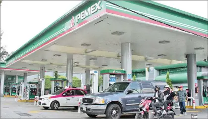  ?? Foto Roberto ?? La CRE confía en que este año sumen 500 los nuevos permisos de gasolinera­s.
García Rivas