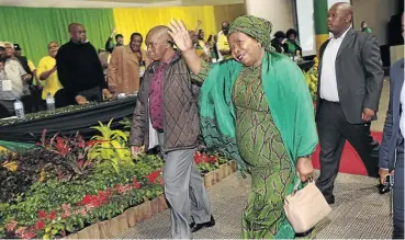  ?? JACKIE CLAUSEN / ?? A jubilant Nkosazana DlaminiZum­a arrives to a rapturous applause at the closing session of the KZN ANC provincial general council in Durban yesterday.