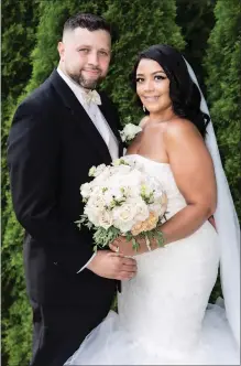  ?? COURTESY OF JADAMES PHOTOGRAPH­Y ?? Berks County residents Alexis Roman, left, and Jackie De Jesus nearly had to cancel their wedding, but were able to move everything to a new location just 10 days out thanks in part to local businesses.