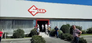  ??  ?? L’azienda Un esterno dello stabilimen­to di Vittorio Veneto; la Silca è di proprietà della multinazio­nale svizzera Kaba