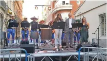  ?? Supplied ?? THE Pacific Brass Band from Wellington with the mayor of Toulouse, Jean-Luc Moudenc. The band has benefited from the partnershi­p programme. |