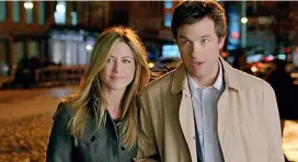  ??  ?? Seasonal distractio­n with Jennifer Aniston and Jason Bateman