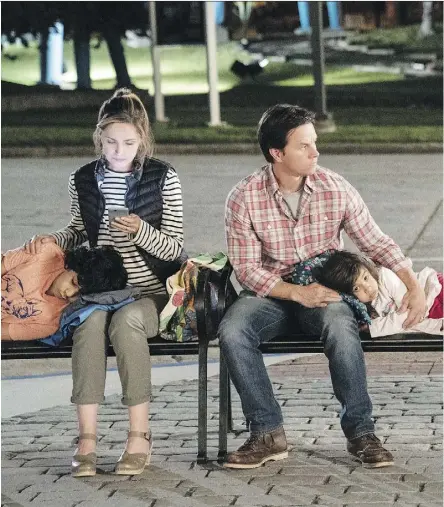  ?? PHOTOS: PARAMOUNT PICTURES ?? Characters played by Gustavo Quiroz, left, Rose Byrne, Mark Wahlberg and Julianna Gamiz navigate the shoals of foster parenting in the new comedy-drama Instant Family.