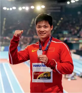  ?? CFP ?? 3 de marzo de 2018. Su Bingtian gana la medalla de plata, con un tiempo de 6,42 s, un récord asiático, en la prueba de 60 metros de los Mundiales de Atletismo de Pista Cubierta en Birmingham.