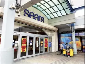  ?? The Maui News / MELISSA TANJI photo ?? Sears at the Queen Kaʻahumanu Center will be closing Nov. 14. The store was one of the original tenants in the mall which opened in 1972.