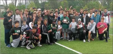  ?? KEV HUNTER — DIGITAL FIRST MEDIA ?? The Pennridge boys track and field team celebrates its SOL Continenta­l title on Saturday.