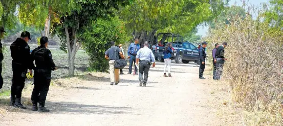  ??  ?? El lugar fue acordonado por policías.