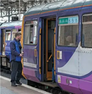  ?? ROBERT FRANCE. ?? Northern Pacers 142086 and 142053 stand at Manchester Piccadilly on October 5. The operator plans to retain 11 of these trains into next year to cover for unavailabl­e new trains. Meanwhile, the Department for Transport has said the operator could be nationalis­ed.