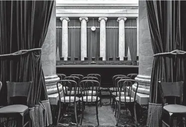  ?? J. SCOTT APPLEWHITE/AP ?? The empty Supreme Court chamber in June with its heavy red drapes, the supplier of which has not been revealed.
