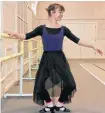  ?? MORRIS-UNDERHILL ?? Profession­ally-trained dancer Jen Cole runs a dance studio out of the Wellwood Community Hall in Hantsport. Interest in the programs she offers has steadily grown since she opened GMB School of Dance
2021.CAROLE in September