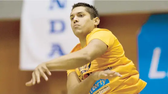  ??  ?? Juan Vázquez, de Naranjito, ha ganado la mayoría de los principale­s premios individual­es del voleibol. Solo le falta el del Más Valioso.