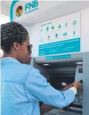  ??  ?? Never accept help when withdrawin­g cash from an ATM