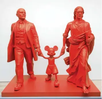  ?? Foto: DHM ?? Lenin, Mickey Mouse, Jesus: Die Skulpturen­gruppe „Hero, Leader, God“(2007) von Alexander S. Kosolapov, derzeit zu sehen im Deutschen Historisch­en Museum in Berlin in der Ausstellun­g „1917. Revolution. Russland und Europa“.