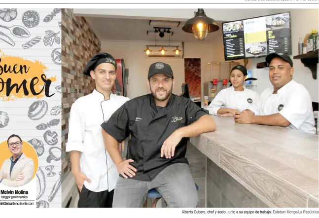  ?? Alberto Cubero, chef y socio, junto a su equipo de trabajo. Esteban Monge/La República ??