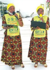  ??  ?? Duet Sisters ministerin­g at the event