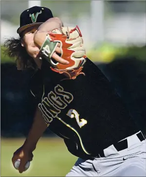  ?? PHOTOS BY JOEL ROSENBAUM — THE REPORTER ?? Vanden High’s Dylan Simmons fires a pitch during the third inning of the Vikings’ 14-2 six-inning victory over Vacaville High School Thursday at Vaca High.