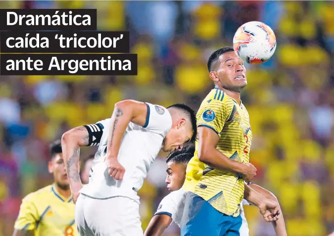  ??  ?? LA ALBICELEST­E derrotó 1-2 a Colombia y logró cupo a los Olímpicos de Tokio. El equipo nacional, obligado a vencer a Uruguay y a esperar.