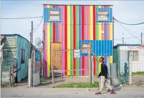  ?? [ Daniel Schwartz/U-TT ] ?? Hubert Klumpner entwickelt­e u. a. Häuser für südafrikan­ische Slums.