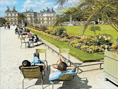  ?? RICK STEVES/RICK STEVES’ EUROPE ?? Put your weary feet up in Luxembourg Garden, a picturesqu­e area to recharge in Paris. It’s a busy but still relaxing place. Barcelona: