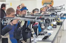  ?? FOTO: PRIVAT ?? Bad Waldsees Luftgewehr­schützen zeigen sich treffsiche­r.