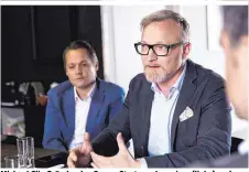  ??  ?? Michael Cik, Gründer des Grazer Start-ups Invenium (links) und Christian Adelsberge­r, Gründer und CEO der Parkplatz-App Parkbob